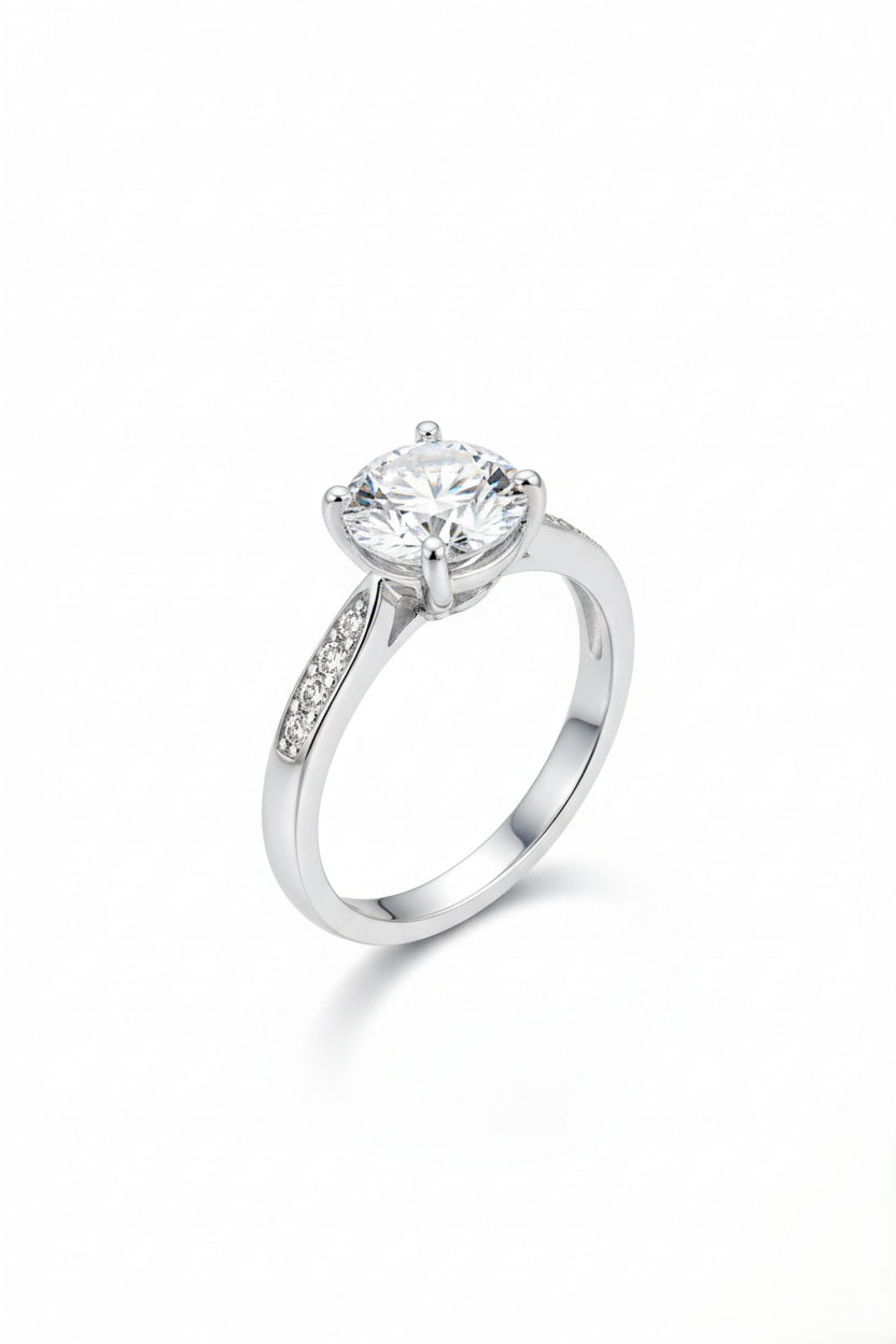 خاتم السوليتير بكتفين مرصعتين