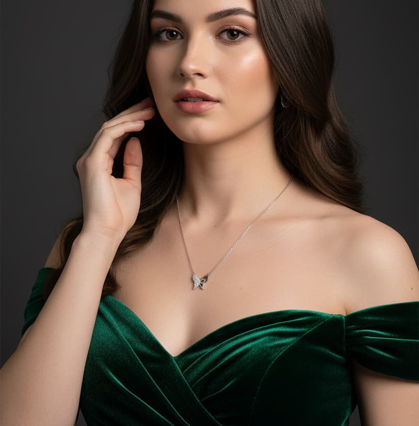 قلادة الفراشة الفضية - الصورة 3