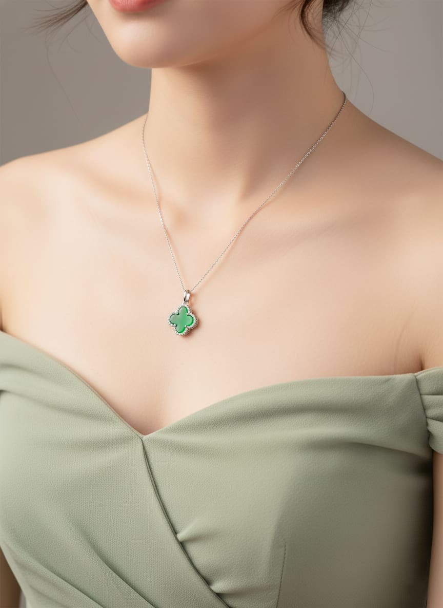 قلادة كلوفر خضراء - الصورة 3