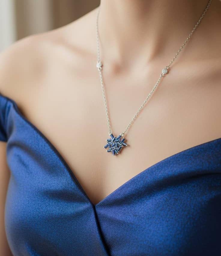 قلادة الكريستال المتناثر الأزرق - الصورة 2