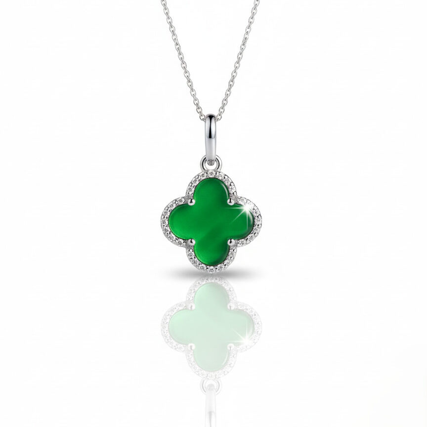 قلادة كلوفر خضراء