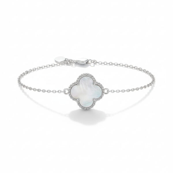 سوار كلوفر ابيض